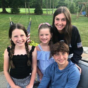 Meet your Posher, Kelli